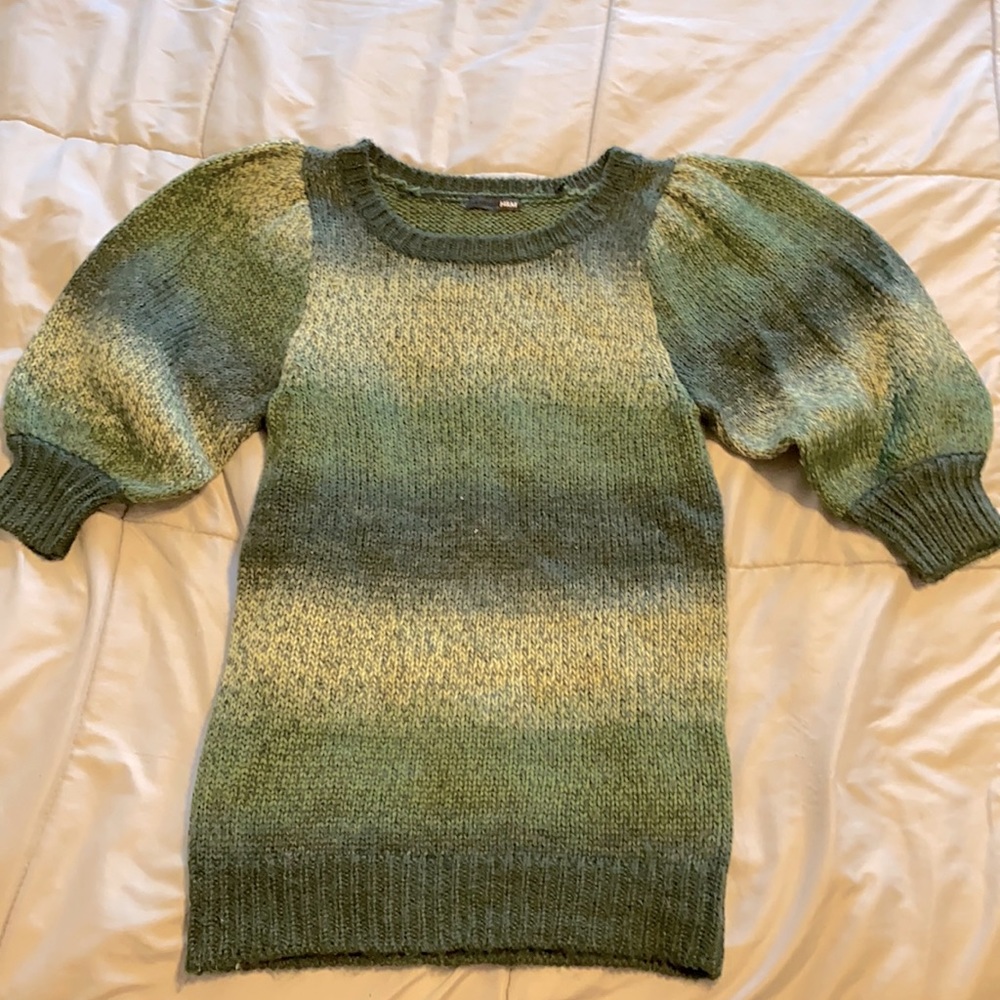 Green striped H&M sweater size Medium